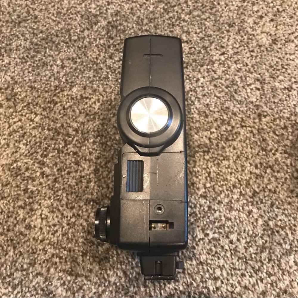 UNTESTED- Lot of 2 - Vivitar Auto Camera Flash 252 w/case and 283 Camera Flash - Picture 2 of 11